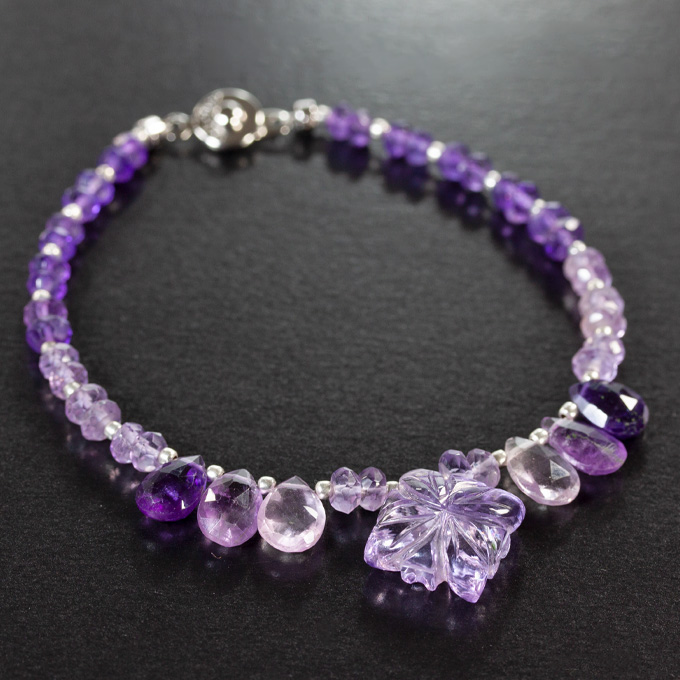 天然石ブレスレット｜アメジスト：心の落ち着きを象徴する独自の伝承由来