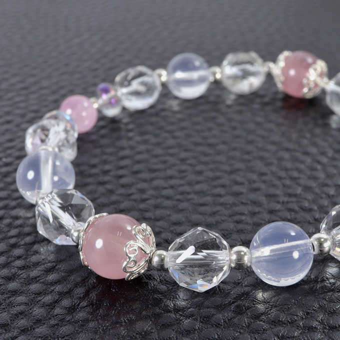 パワーストーン｜他の石との相性を助ける水晶：バランスを整える性質