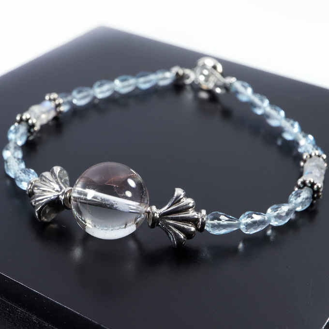 パワーストーンブレスレット｜ファッションに馴染むデザイン：透明感ある石