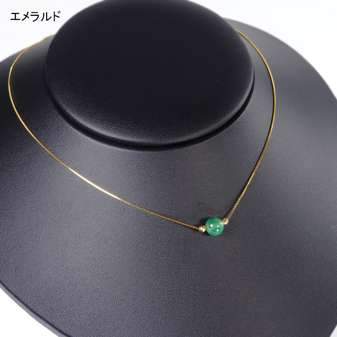 エメラルド、K18、18KGPを使ったネックレス